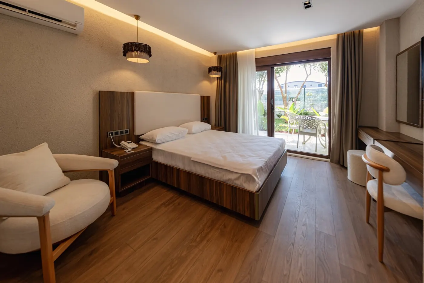 Veranda Suite